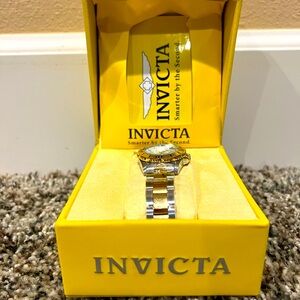 New, never worn Invicta women’s diver watch!